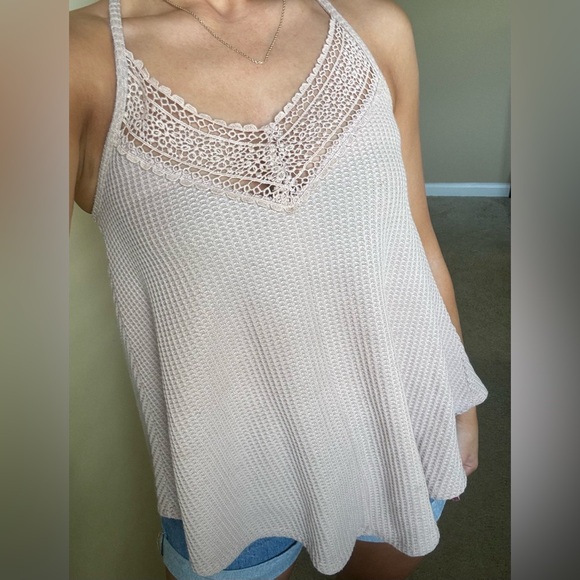 Sadie Robertson lace/crochet waffle tank top - Picture 2 of 6